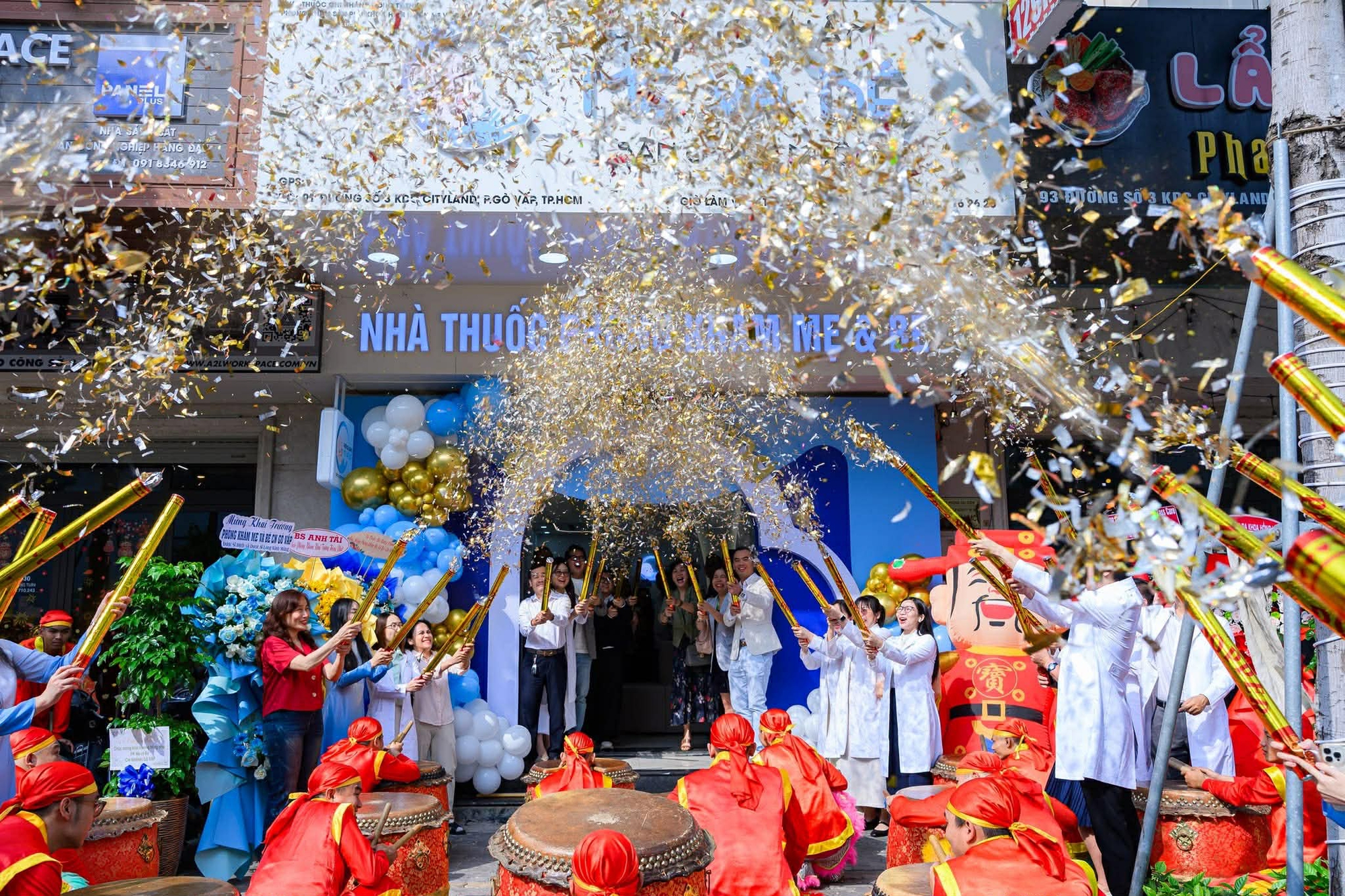 Tiến sĩ Th&acirc;n Trọng Thạch mở ph&ograve;ng kh&aacute;m IVF gi&aacute; rẻ cho người lao động tại TP . HCM - Ảnh 1.