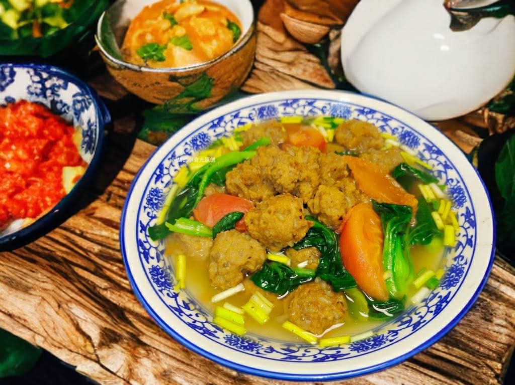 Chỉ 3 nguy&ecirc;n liệu nấu một nồi canh ngon tuyệt, nước d&ugrave;ng chua thanh ngọt đậm đ&agrave; rất k&iacute;ch th&iacute;ch vị gi&aacute;c - Ảnh 9.