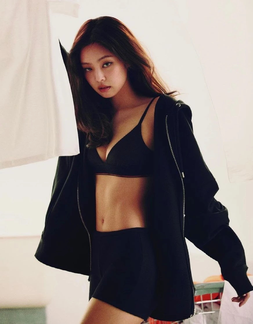 Jennie BLACKPINK gặp chỉ tr&iacute;ch sau tiệc sinh nhật 30 tuổi tại Tokyo - Ảnh 2.