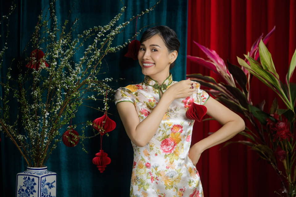 Hoa hậu tuổi 50 nổi tiếng t&oacute;c bạc đầy đầu vẫn chứng minh m&igrave;nh trẻ l&acirc;u đẳng cấp qua l&agrave;n da gi&agrave; chậm: 2 b&iacute; quyết được tiết lộ- Ảnh 7.