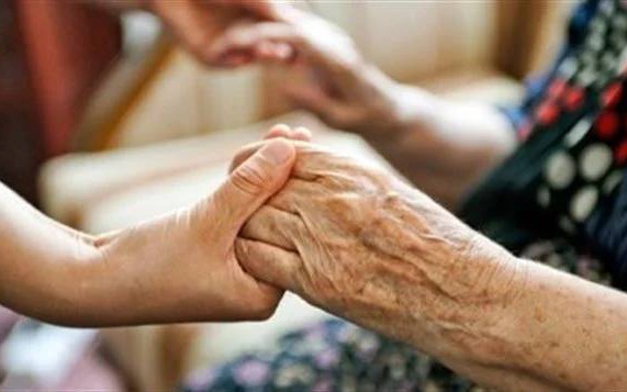 C&oacute; một năm, khi mẹ bắt đầu đau khớp c&ograve;n bố hay mất ngủ, t&ocirc;i nh&igrave;n qu&agrave; Tết bằng một c&aacute;ch kh&aacute;c - Ảnh 2.