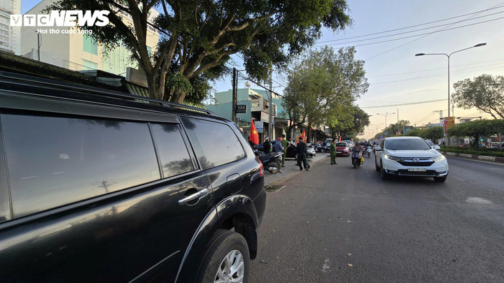 Hai kẻ cướp ng&acirc;n h&agrave;ng Vietcombank ở Gia Lai: Diễn biến vụ việc g&acirc;y ch&uacute; &yacute; - Ảnh 7.