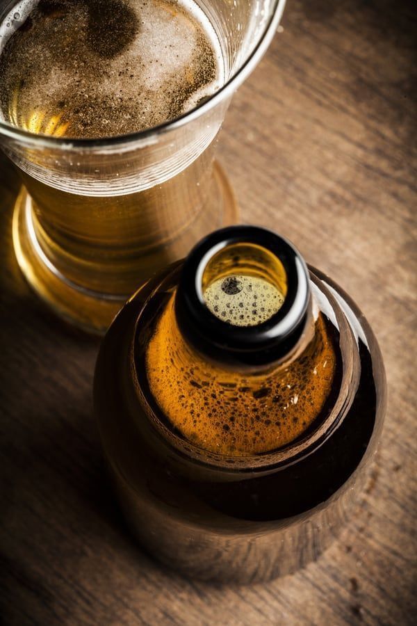 T&oacute;c rụng giảm r&otilde; khi xả bằng 1 loại đồ uống cực quen, tủ lạnh nhiều nh&agrave; c&oacute; sẵn- Ảnh 2.