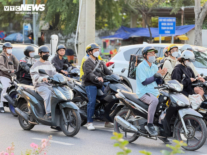 Thời tiết Nam Bộ se lạnh về đ&ecirc;m v&agrave; s&aacute;ng sớm do kh&ocirc;ng kh&iacute; lạnh tăng cường - Ảnh 2.