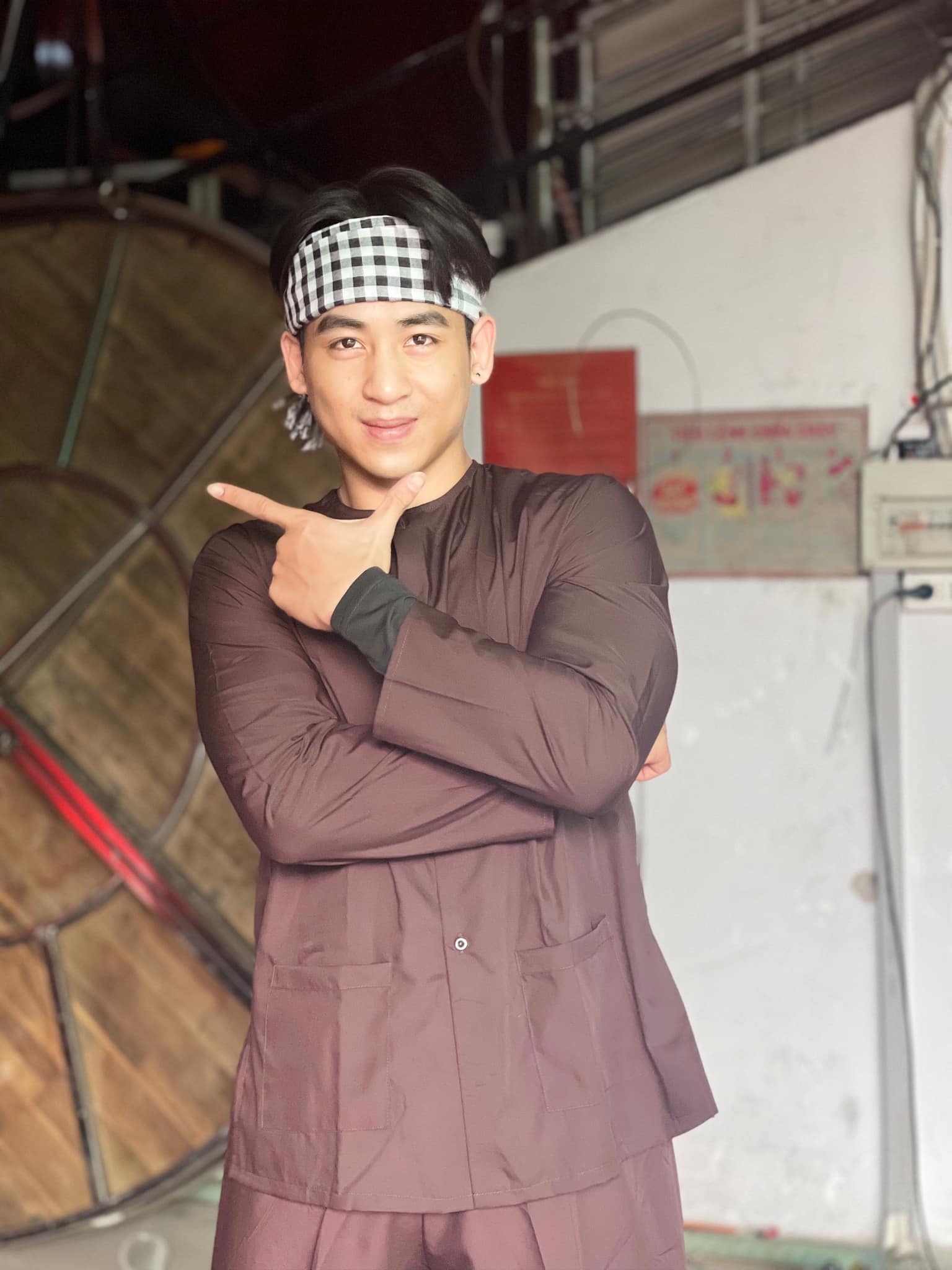 Xin chụp h&igrave;nh với &ldquo;Hỏa Vương đẹp trai nhất l&agrave;ng xiếc&rdquo;, 9 th&aacute;ng sau c&ocirc; g&aacute;i &ldquo;đổi vai&rdquo; l&agrave;m vợ- Ảnh 11.