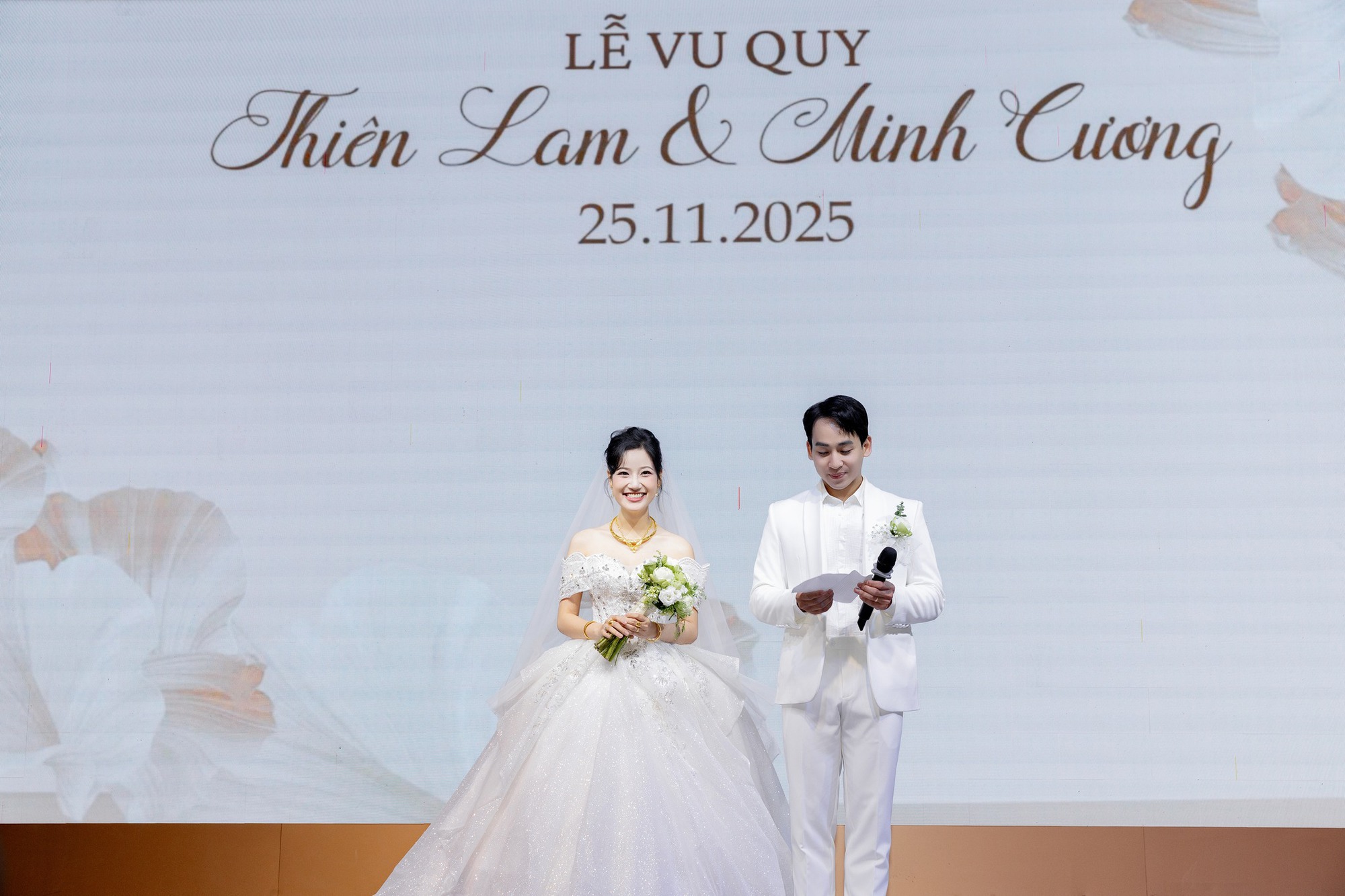 Xin chụp h&igrave;nh với &ldquo;Hỏa Vương đẹp trai nhất l&agrave;ng xiếc&rdquo;, 9 th&aacute;ng sau c&ocirc; g&aacute;i &ldquo;đổi vai&rdquo; l&agrave;m vợ- Ảnh 4.