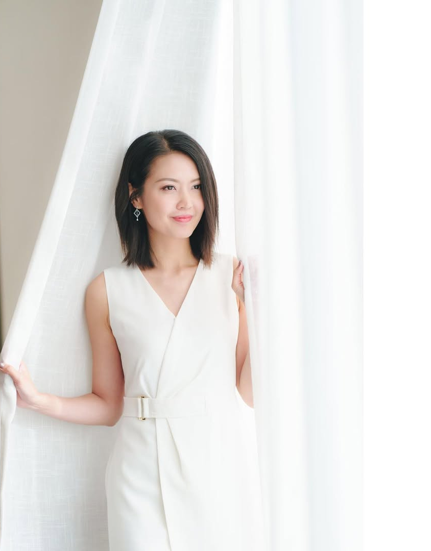 Nàng hậu đáng thương nhất 2026: Trần Đình Hân chia tay bạn trai đại gia sau 8 năm - Ảnh 2. Nàng hậu đáng thương nhất 2026: Trần Đình Hân chia tay bạn trai đại gia sau 8 năm - Ảnh 2.