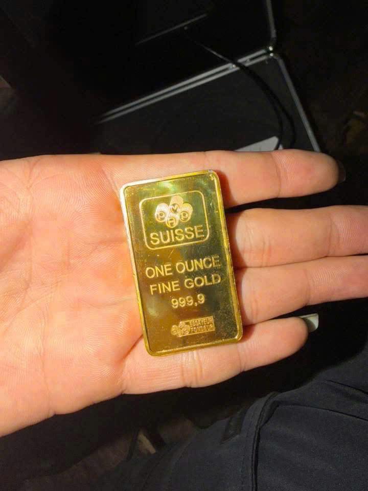 Người d&acirc;n đ&aacute;nh rơi v&agrave;ng xuống s&ocirc;ng Hương: Thợ lặn t&igrave;m thấy điều bất ngờ - Ảnh 4.