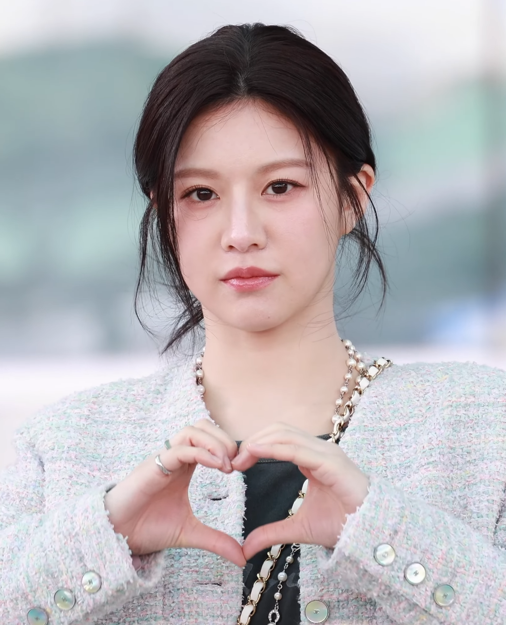 Hậu trường bộ phim Tiếng Y&ecirc;u n&agrave;y Anh Dịch được kh&ocirc;ng? với Go Youn Jung g&acirc;y sốt - Ảnh 2.