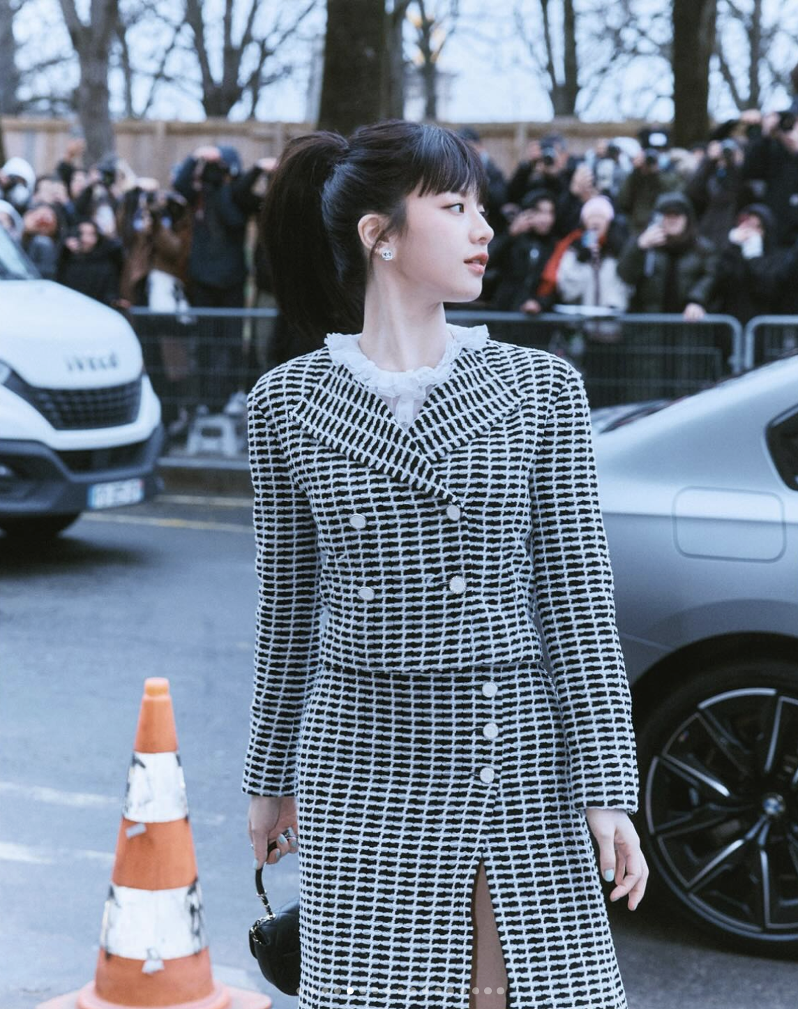 Một local brand Việt được s&aacute;nh đ&ocirc;i với Chanel, gi&uacute;p nữ thần hot nhất phim H&agrave;n l&uacute;c n&agrave;y b&ugrave;ng nổ visual- Ảnh 14.