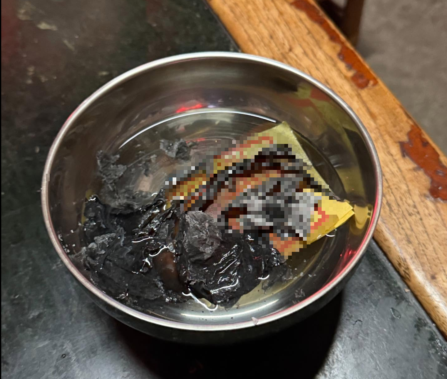 B&eacute; g&aacute;i 2 tuổi co giật, n&ocirc;n mửa, thận 