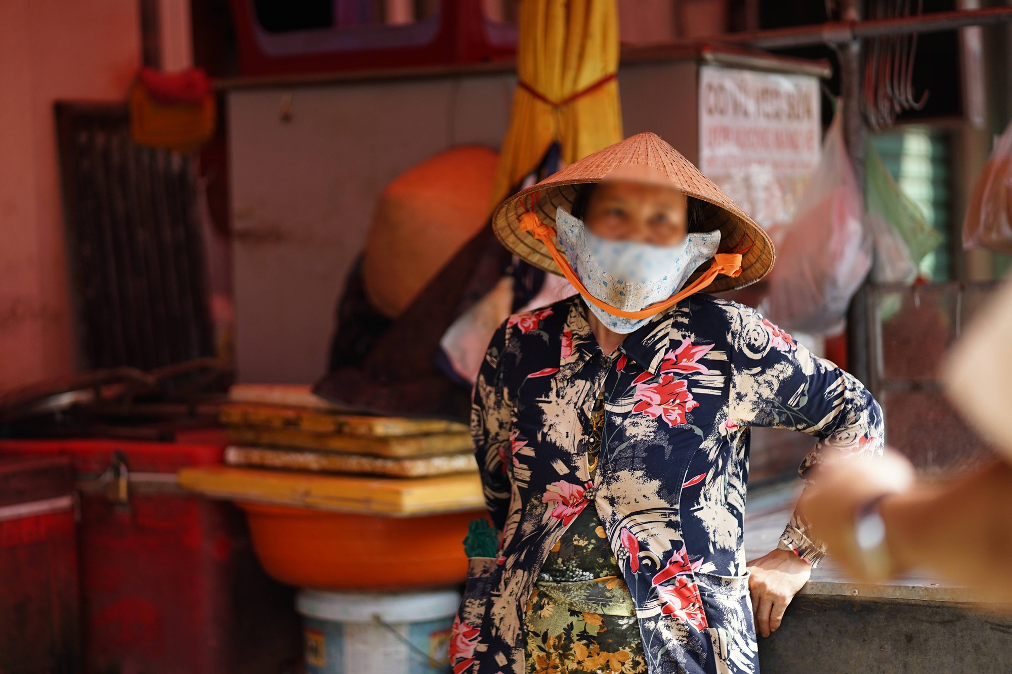 Cảnh tượng bất ngờ ở Chợ Lớn ng&agrave;y gi&aacute;p Tết- Ảnh 2.