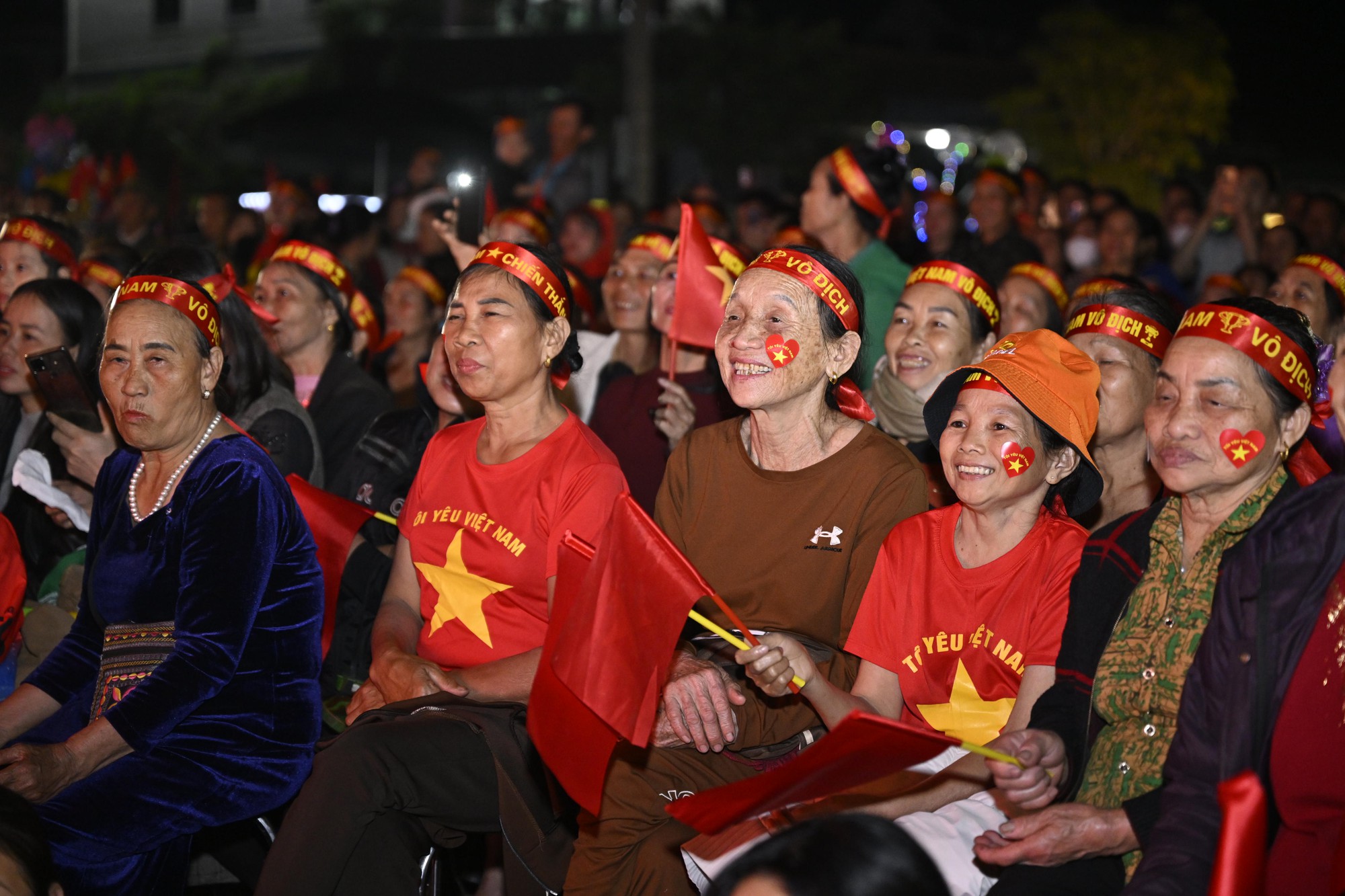 Nước mắt cổ động vi&ecirc;n khi U23 Việt Nam nhận thất bại cay đắng- Ảnh 73.