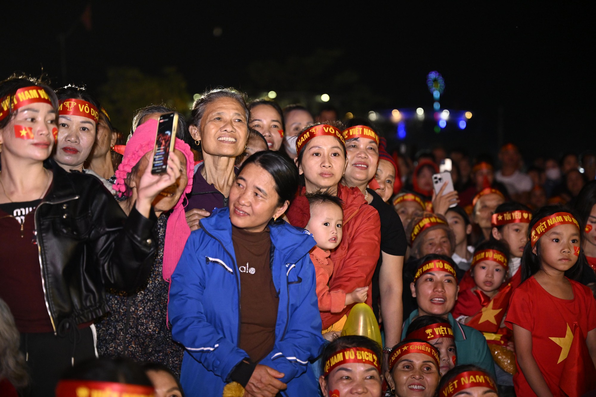 Nước mắt cổ động vi&ecirc;n khi U23 Việt Nam nhận thất bại cay đắng- Ảnh 74.