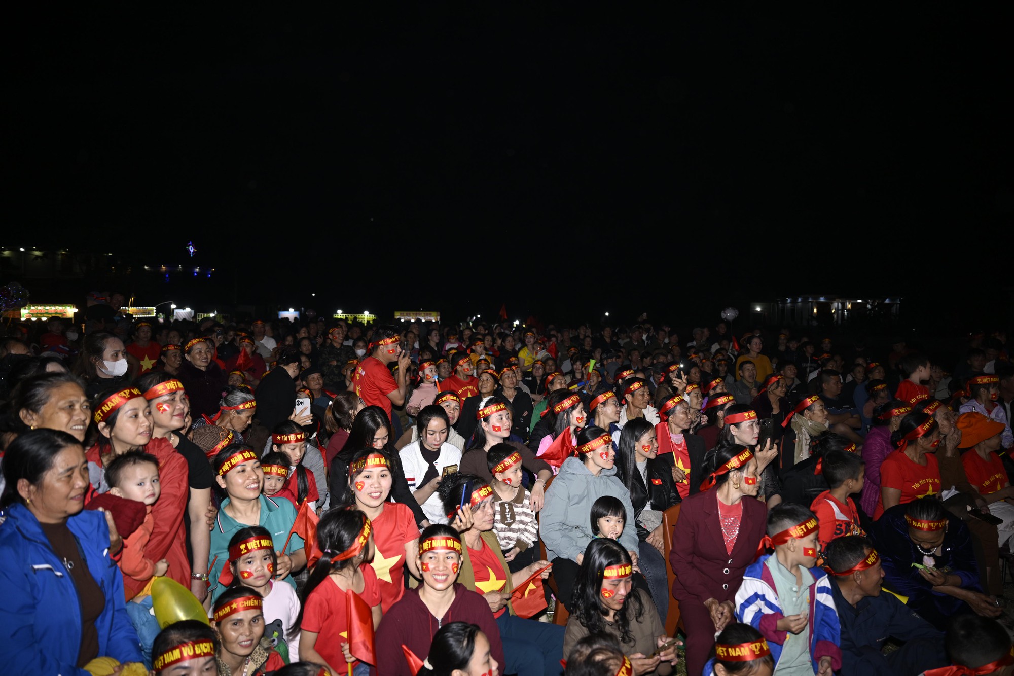 Nước mắt cổ động vi&ecirc;n khi U23 Việt Nam nhận thất bại cay đắng- Ảnh 70.