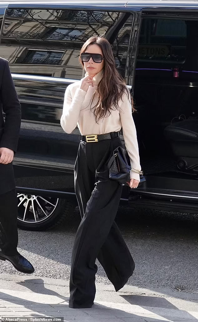 4 Item giúp phong cách thời trang Victoria Beckham trở thành biểu tượng trường tồn - Ảnh 1. 4 Item giúp phong cách thời trang Victoria Beckham trở thành biểu tượng trường tồn - Ảnh 1.