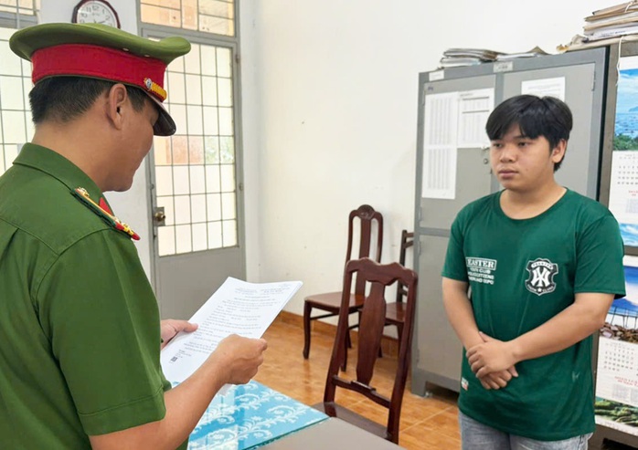 Bắt tạm giam một shipper hiếp dâm bé gái 12 tuổi - Ảnh 1.