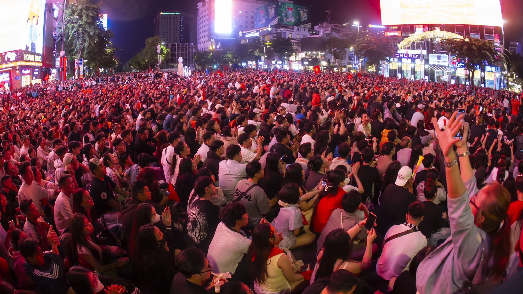 Nước mắt cổ động vi&ecirc;n khi U23 Việt Nam nhận thất bại cay đắng- Ảnh 62.