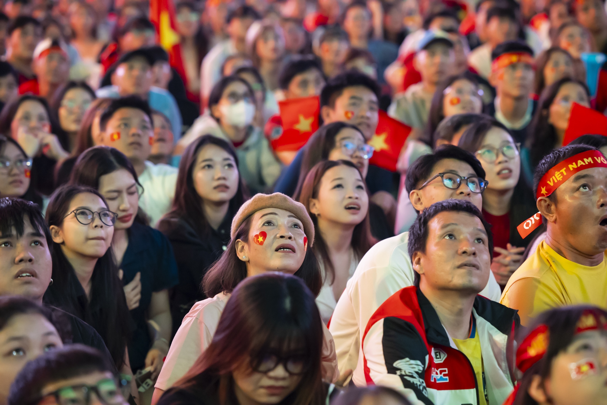 Nước mắt cổ động vi&ecirc;n khi U23 Việt Nam nhận thất bại cay đắng- Ảnh 29.