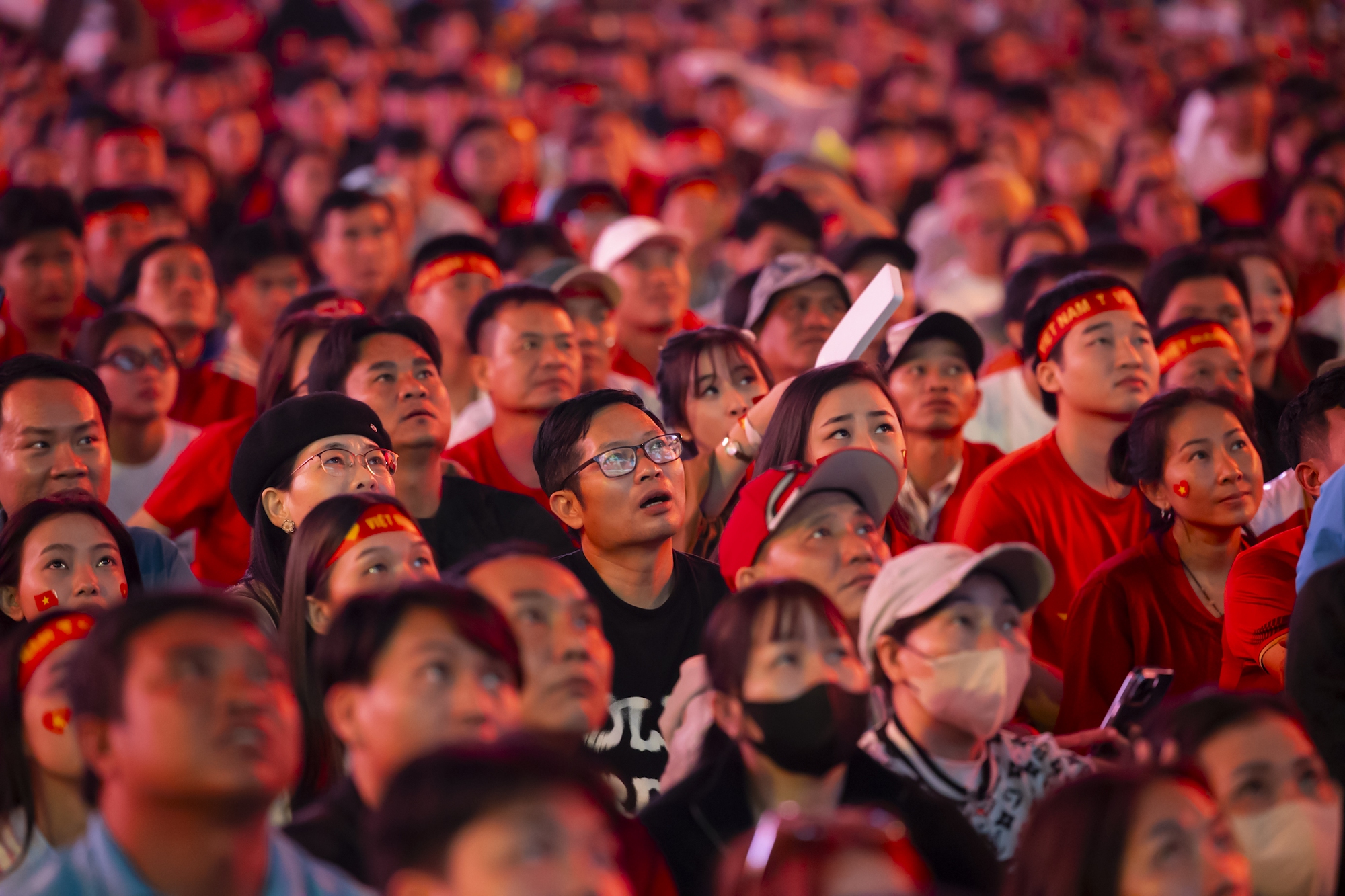 Nước mắt cổ động vi&ecirc;n khi U23 Việt Nam nhận thất bại cay đắng- Ảnh 33.