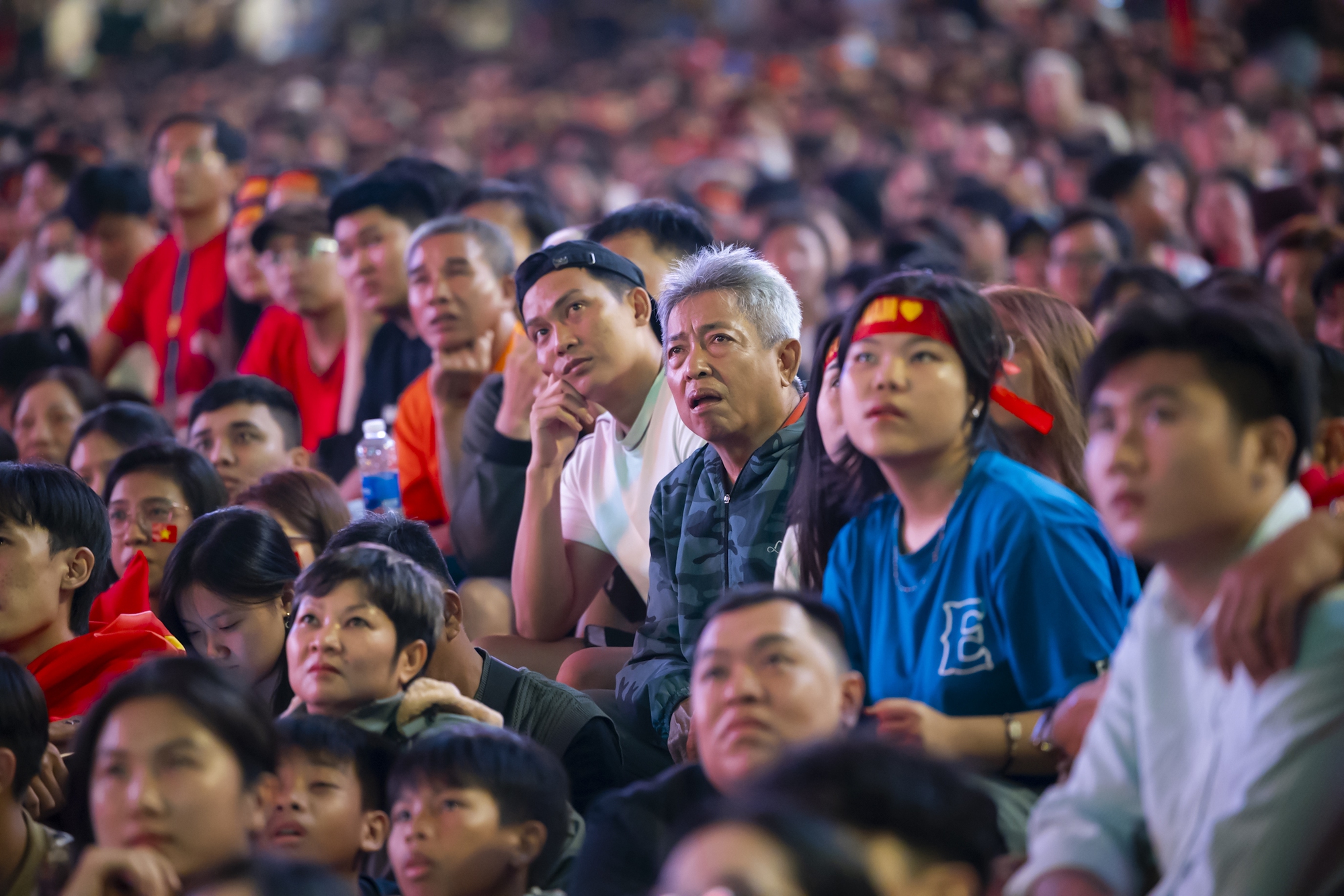 Nước mắt cổ động vi&ecirc;n khi U23 Việt Nam nhận thất bại cay đắng- Ảnh 19.