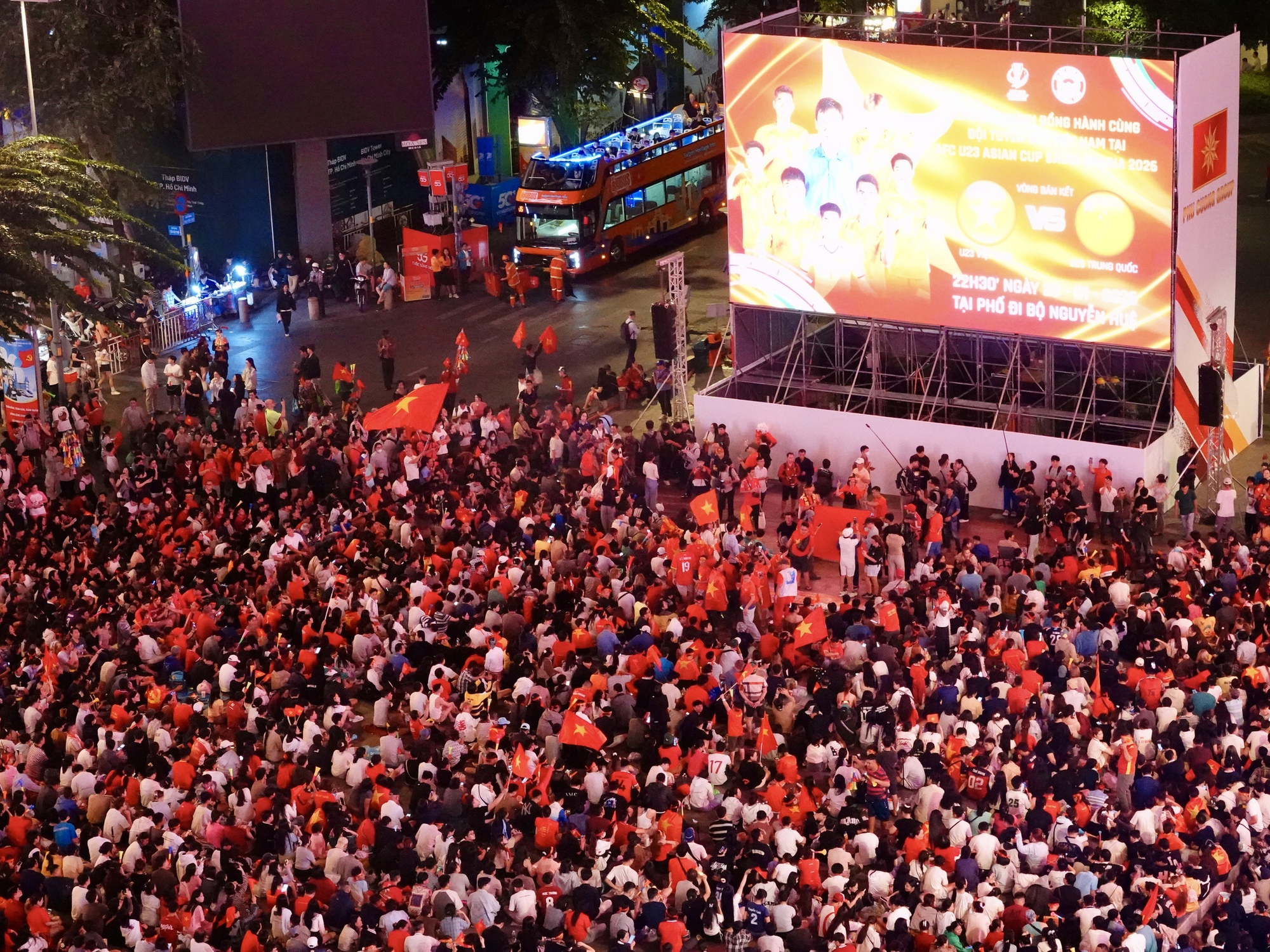 Nước mắt cổ động vi&ecirc;n khi U23 Việt Nam nhận thất bại cay đắng- Ảnh 53.