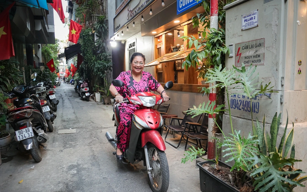 Nữ NSƯT ở nh&agrave; phố cổ, 81 tuổi vẫn c&oacute; nhiều người muốn theo đuổi- Ảnh 2.