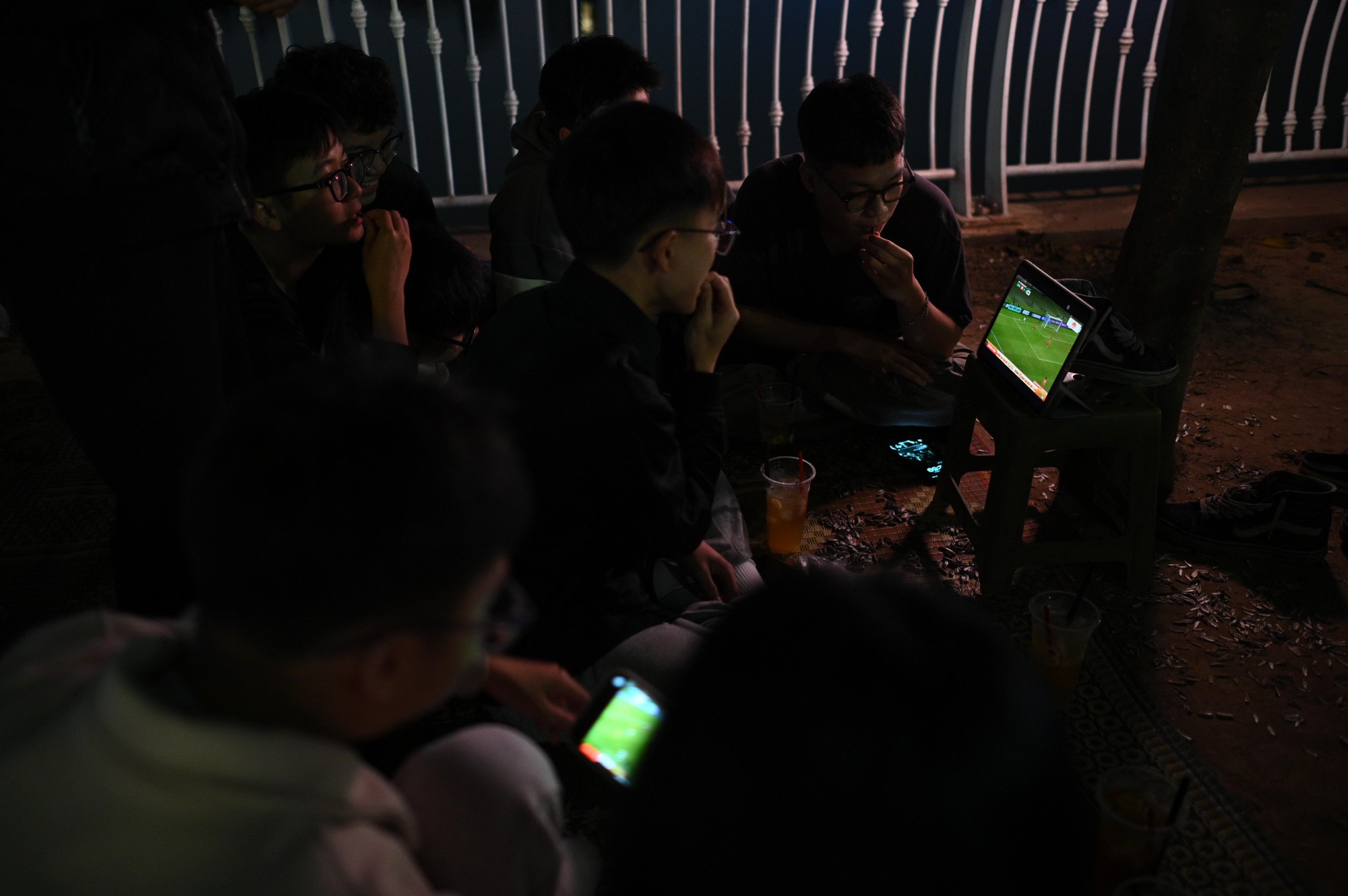 Nước mắt cổ động vi&ecirc;n khi U23 Việt Nam nhận thất bại cay đắng- Ảnh 43.