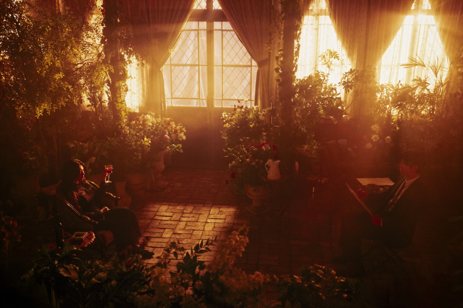 Hậu trường tạo h&igrave;nh g&acirc;y sốc của Suzy trong Portraits Of Delusion - Ảnh 8.