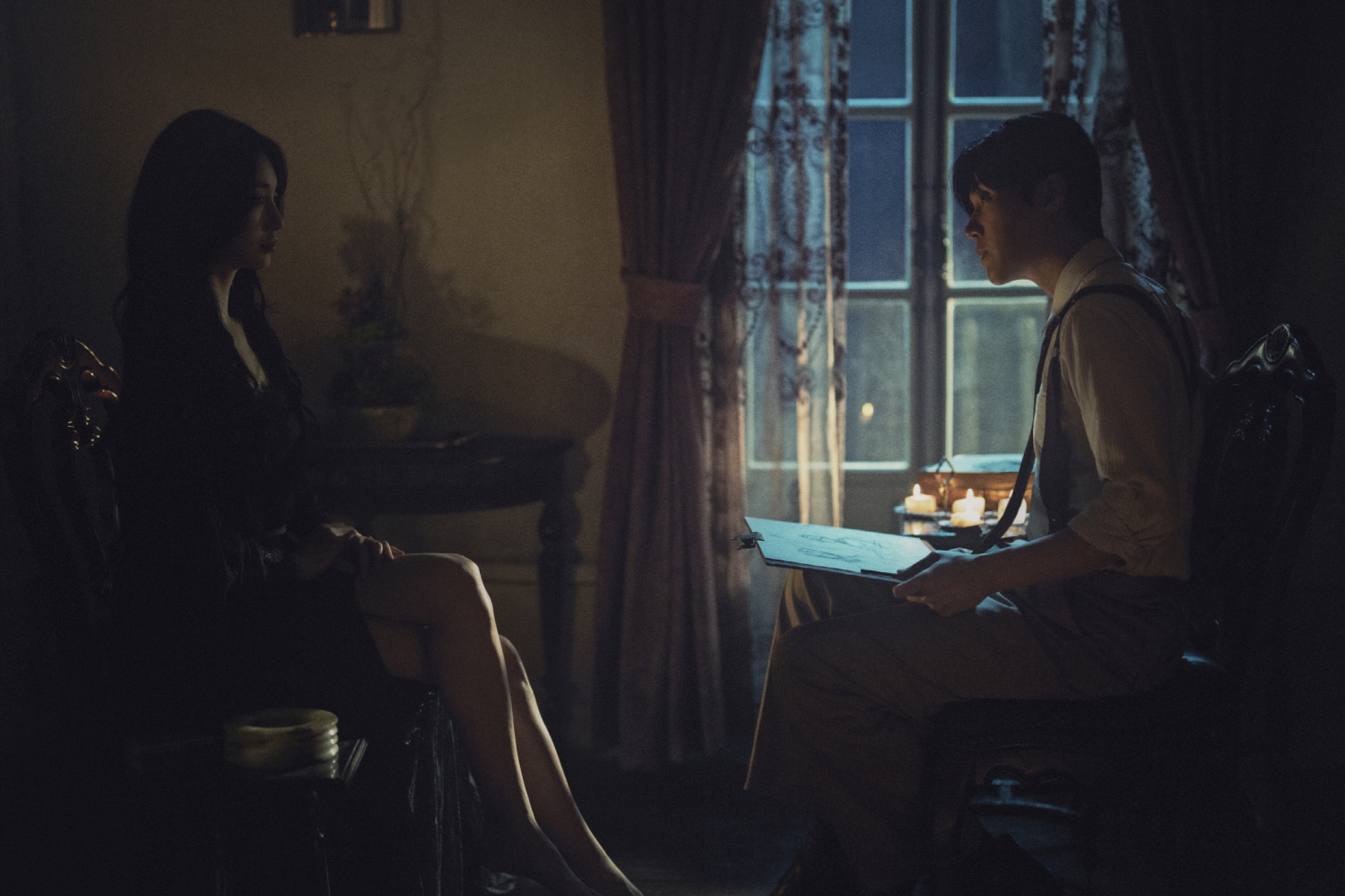 Hậu trường tạo h&igrave;nh g&acirc;y sốc của Suzy trong Portraits Of Delusion - Ảnh 6.