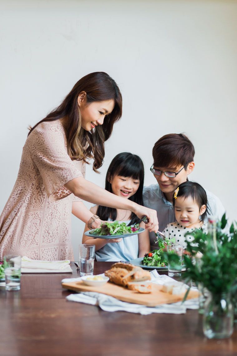 Trong gia đ&igrave;nh, nếu mẹ sống như người ở, đừng mong con c&aacute;i lớn l&ecirc;n với kh&iacute; chất của 1 nữ ho&agrave;ng- Ảnh 1.