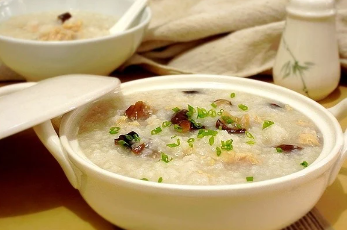 Cháo gà nấm hương ấm áp cho bữa sáng ngon miệng trong ngày đông lạnh giá - Ảnh 6. Cháo gà nấm hương ấm áp cho bữa sáng ngon miệng trong ngày đông lạnh giá - Ảnh 6.