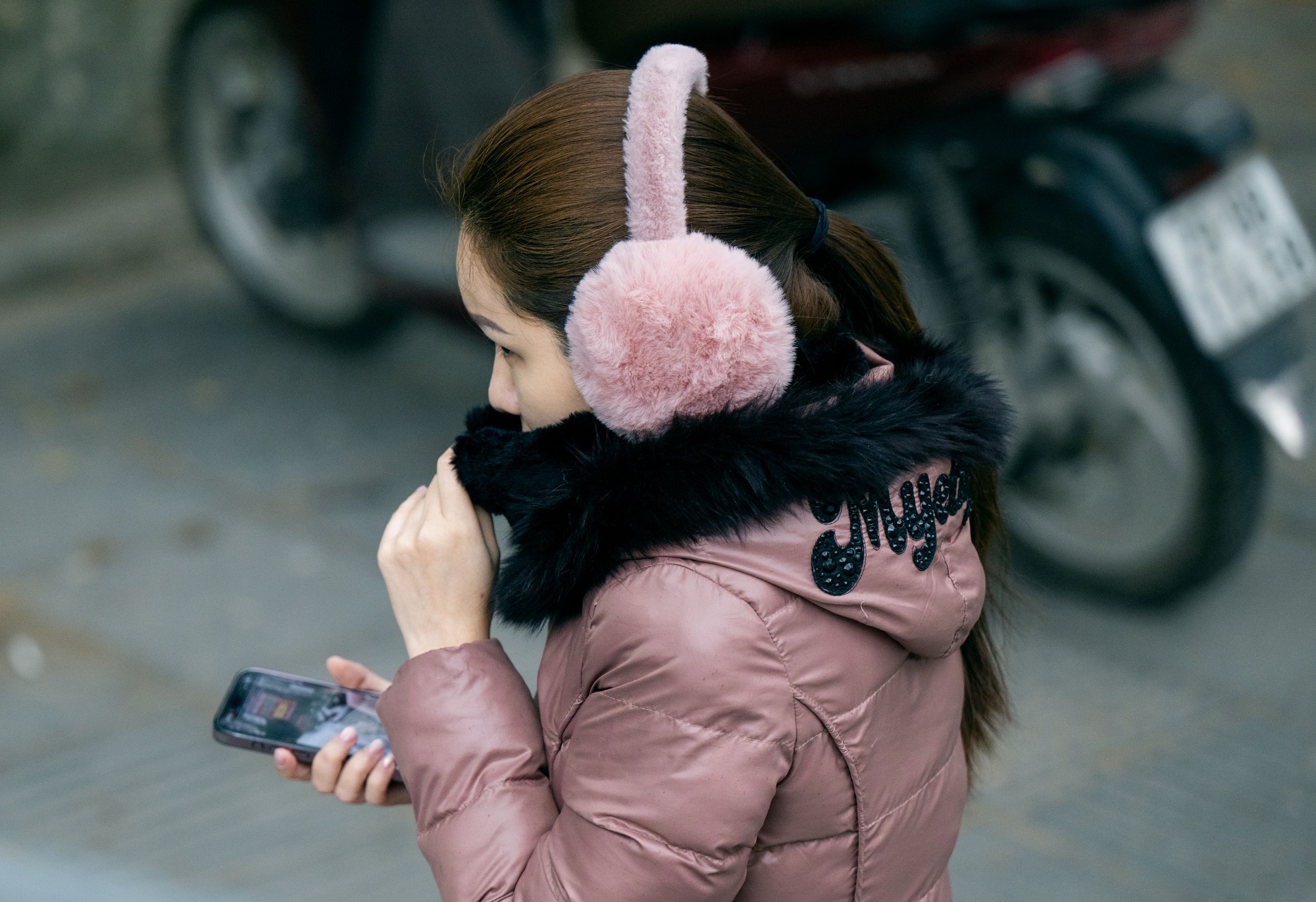 H&agrave; Nội trải qua đợt r&eacute;t đậm nhất m&ugrave;a Đ&ocirc;ng với Nhiệt độ xuống thấp - Ảnh 5.