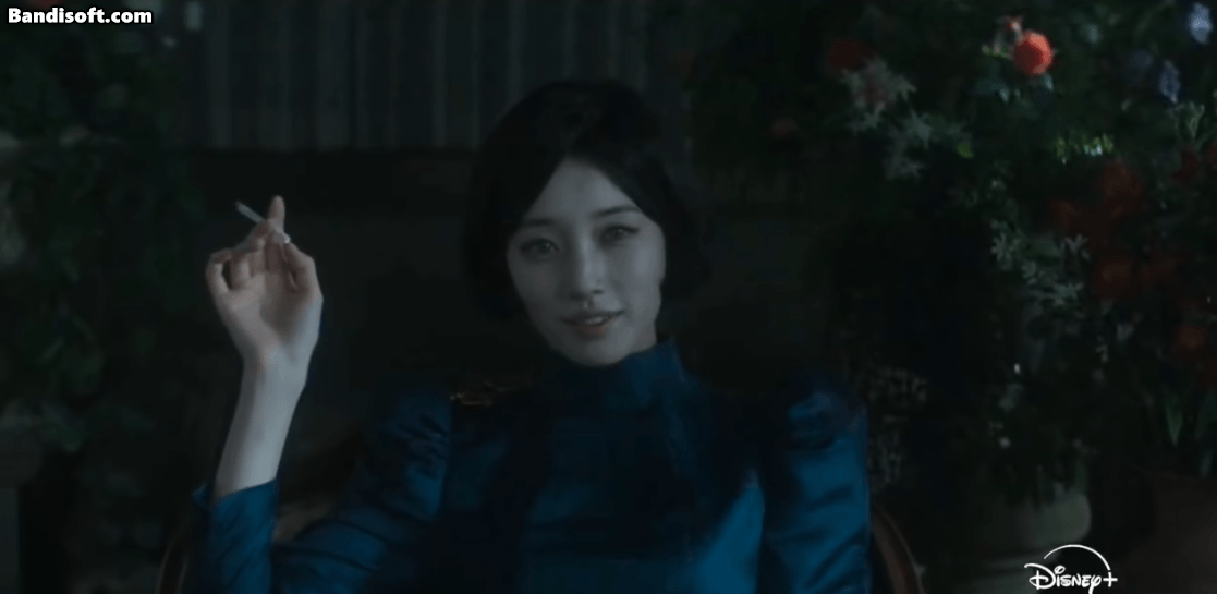 Hậu trường tạo h&igrave;nh g&acirc;y sốc của Suzy trong Portraits Of Delusion - Ảnh 4.