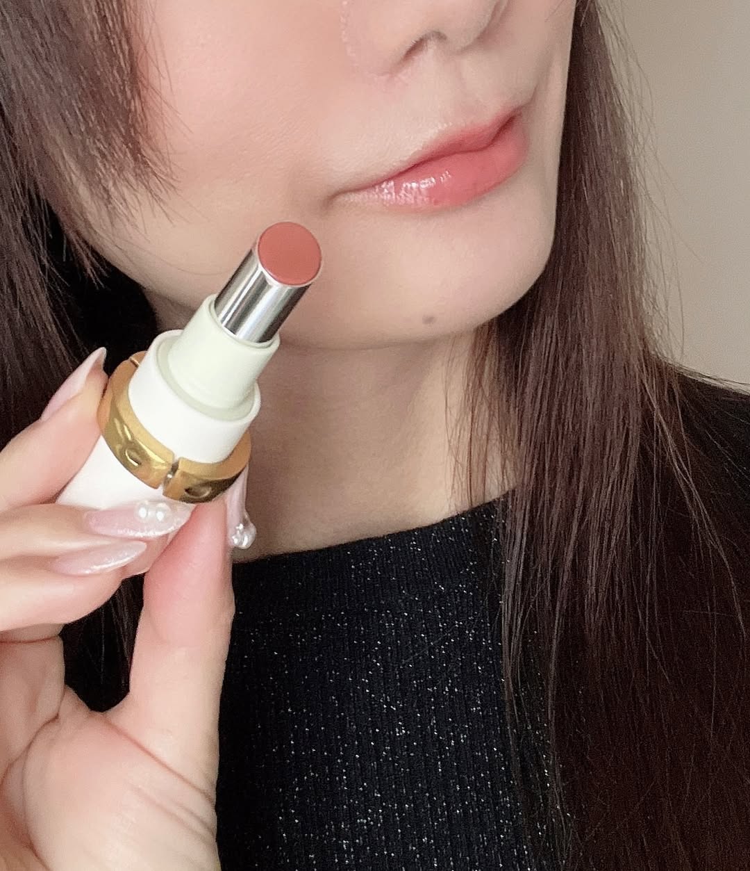 6 thỏi son dưỡng l&ecirc;n m&ocirc;i đẹp kinh khủng, xứng đ&aacute;ng xuống tiền nhất đầu năm 2026 - Ảnh 10.