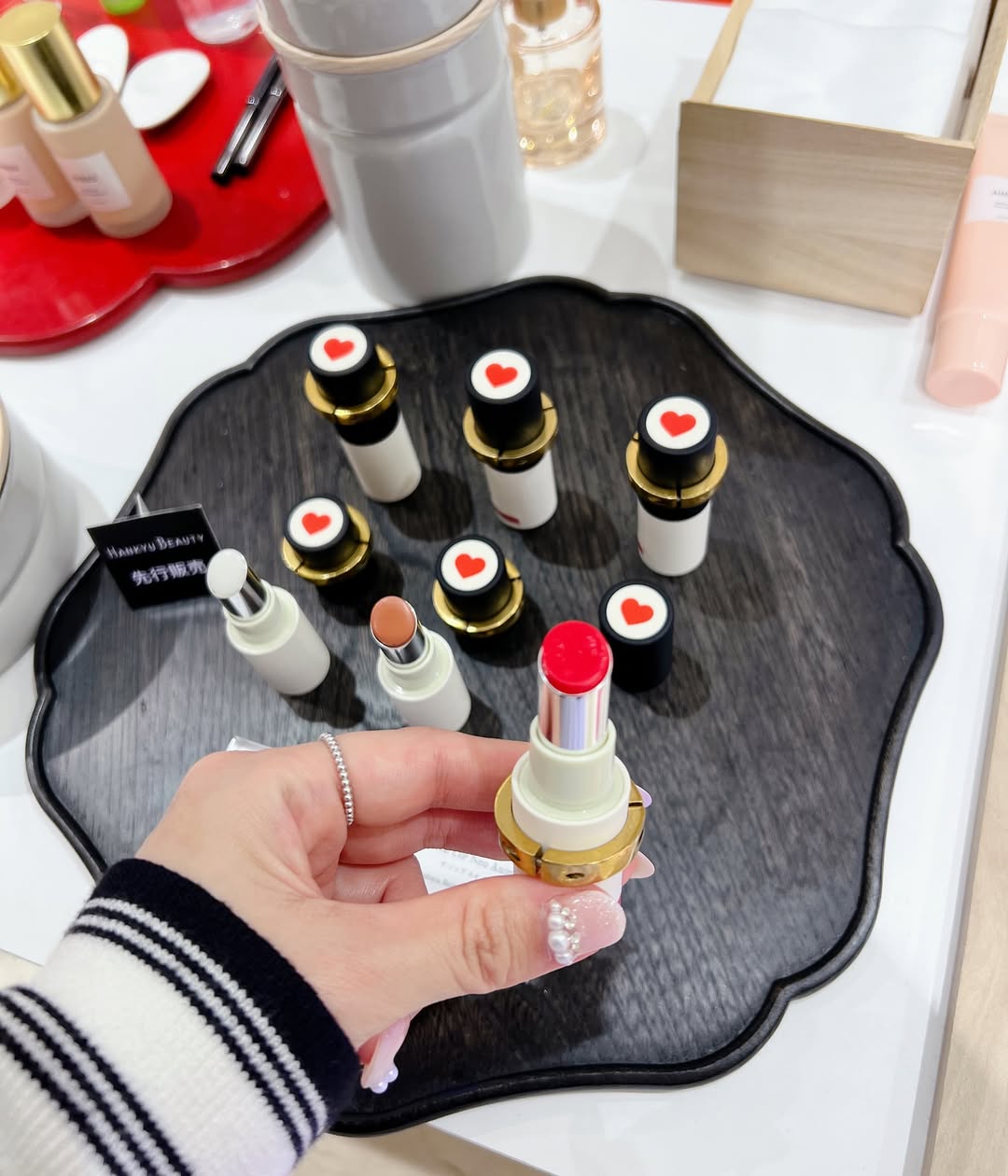 6 thỏi son dưỡng l&ecirc;n m&ocirc;i đẹp kinh khủng, xứng đ&aacute;ng xuống tiền nhất đầu năm 2026 - Ảnh 9.