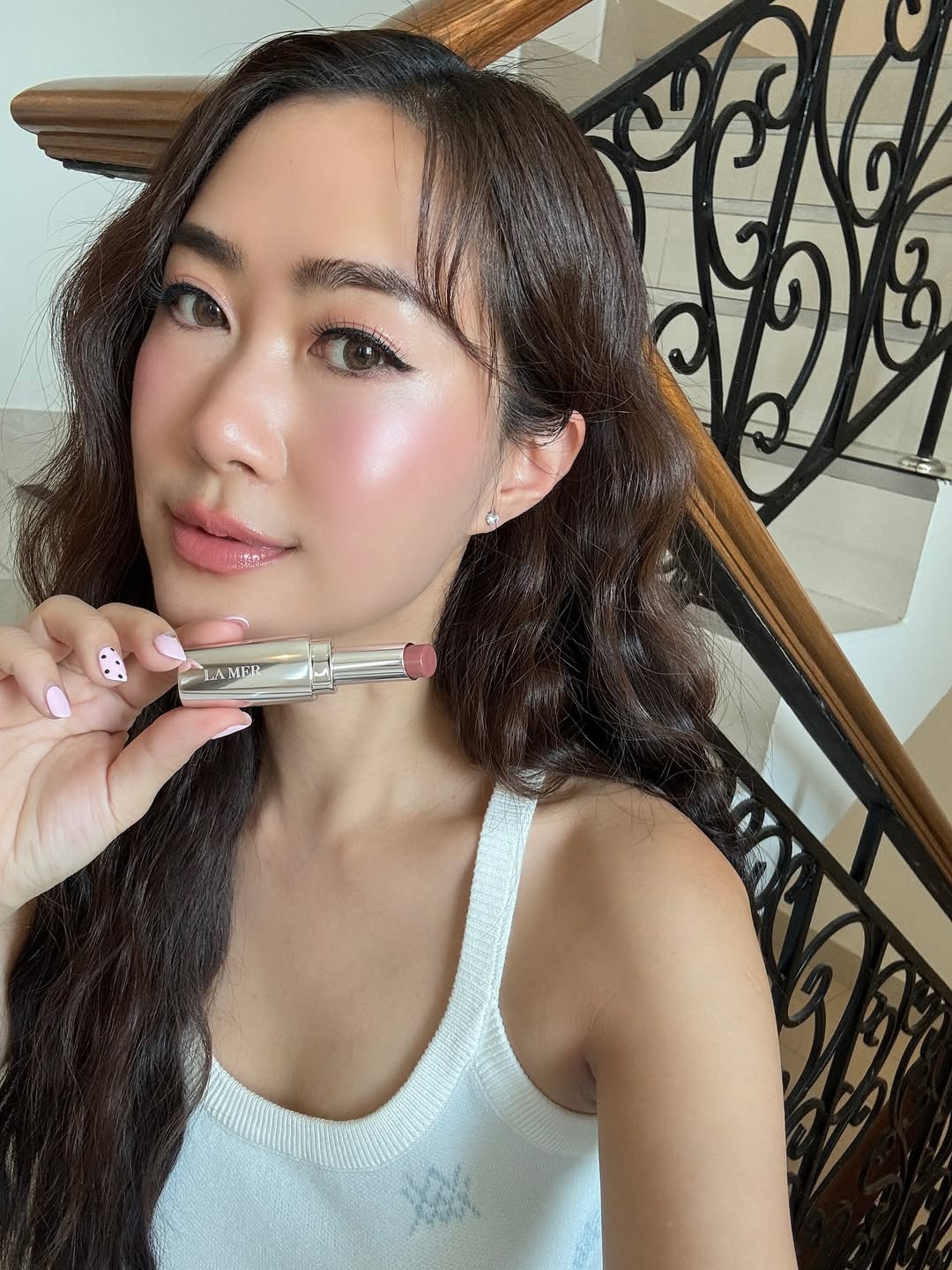 6 thỏi son dưỡng l&ecirc;n m&ocirc;i đẹp kinh khủng, xứng đ&aacute;ng xuống tiền nhất đầu năm 2026 - Ảnh 12.