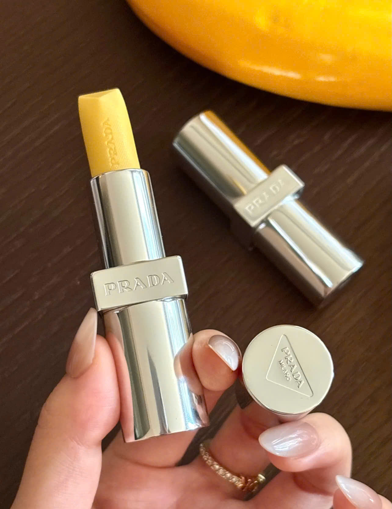 6 thỏi son dưỡng l&ecirc;n m&ocirc;i đẹp kinh khủng, xứng đ&aacute;ng xuống tiền nhất đầu năm 2026 - Ảnh 1.