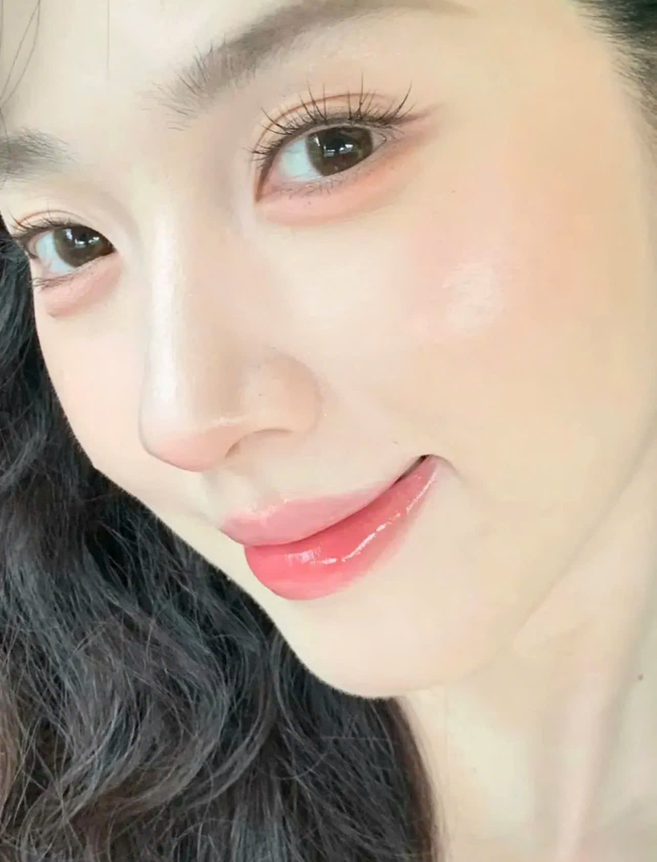 6 thỏi son dưỡng l&ecirc;n m&ocirc;i đẹp kinh khủng, xứng đ&aacute;ng xuống tiền nhất đầu năm 2026 - Ảnh 4.