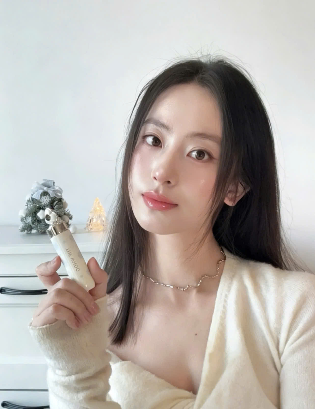 6 thỏi son dưỡng l&ecirc;n m&ocirc;i đẹp kinh khủng, xứng đ&aacute;ng xuống tiền nhất đầu năm 2026 - Ảnh 14.