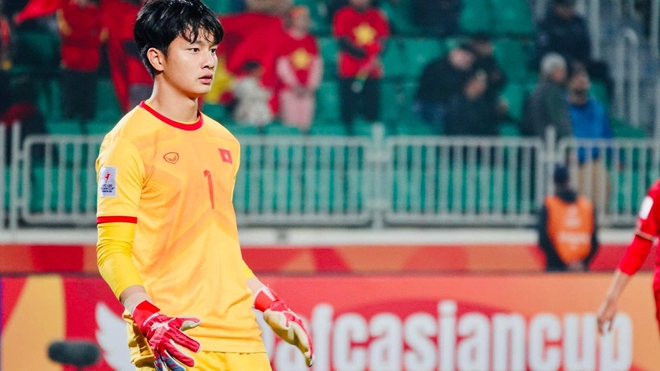 Visual s&aacute;ng bừng của Cao Văn B&igrave;nh: Thủ m&ocirc;n ho&aacute; 