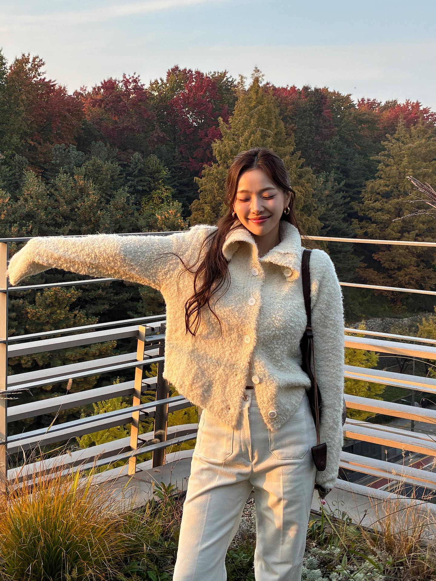 5 Item thời trang Tết giúp chị em nổi bật và trẻ trung trong mùa lễ hội - Ảnh 1. 5 Item thời trang Tết giúp chị em nổi bật và trẻ trung trong mùa lễ hội - Ảnh 1.