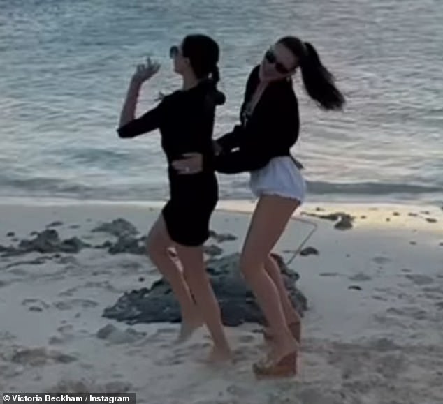 Mẹ chồng - nàng dâu nhà Beckham đâu phải lúc nào cũng bất hòa!- Ảnh 8. Mẹ chồng - nàng dâu nhà Beckham đâu phải lúc nào cũng bất hòa!- Ảnh 8.