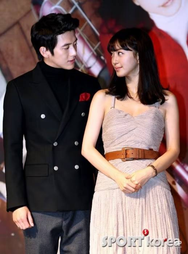 Lâu rồi mới thấy một cặp đôi đẹp tới mức chỉ nhìn nhau cũng làm người khác rung động, không yêu thì quá phí- Ảnh 4. Lâu rồi mới thấy một cặp đôi đẹp tới mức chỉ nhìn nhau cũng làm người khác rung động, không yêu thì quá phí- Ảnh 4.