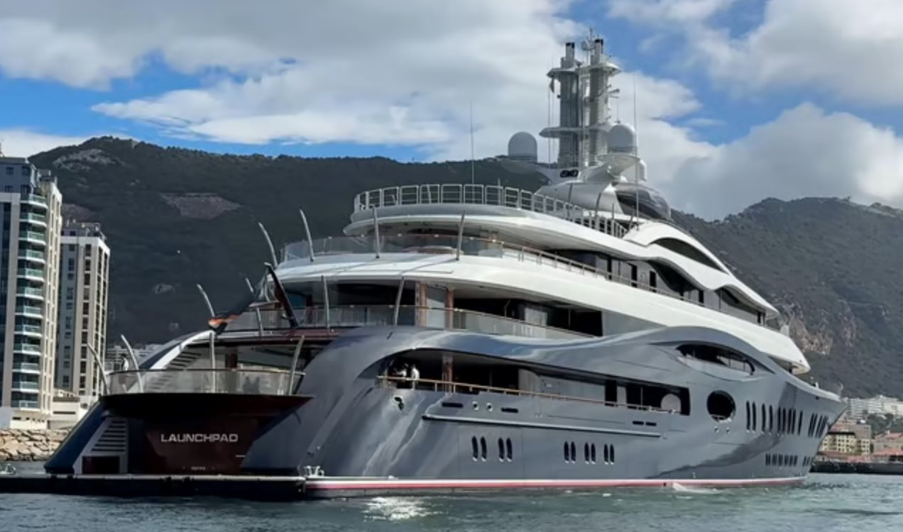 C&aacute;ch ti&ecirc;u tiền của Mark Zuckerberg: Đổ xăng si&ecirc;u du thuyền 7 tỷ đồng - Ảnh 3.