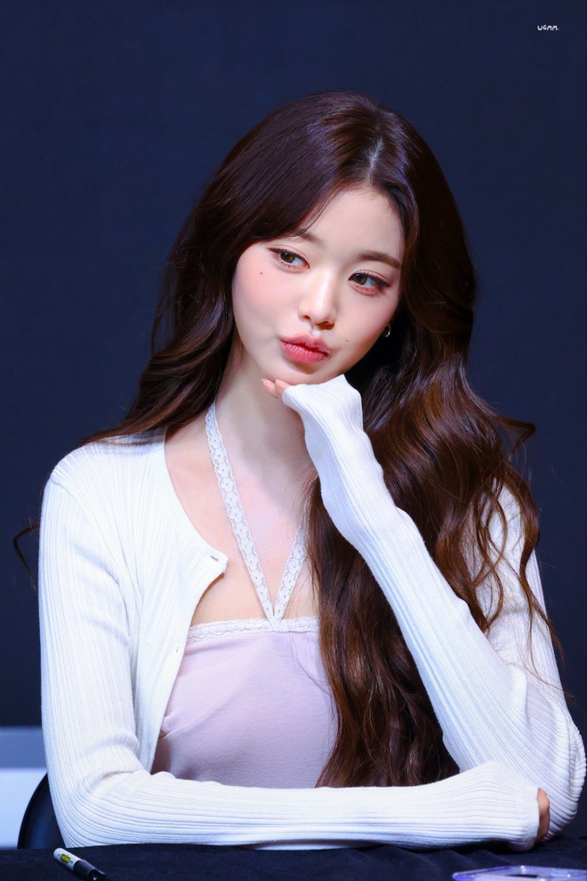 Đôi môi bất thường của Jang Wonyoung - Ảnh 5. Đôi môi bất thường của Jang Wonyoung - Ảnh 5.