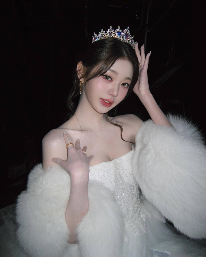 Đôi môi bất thường của Jang Wonyoung - Ảnh 14. Đôi môi bất thường của Jang Wonyoung - Ảnh 14.