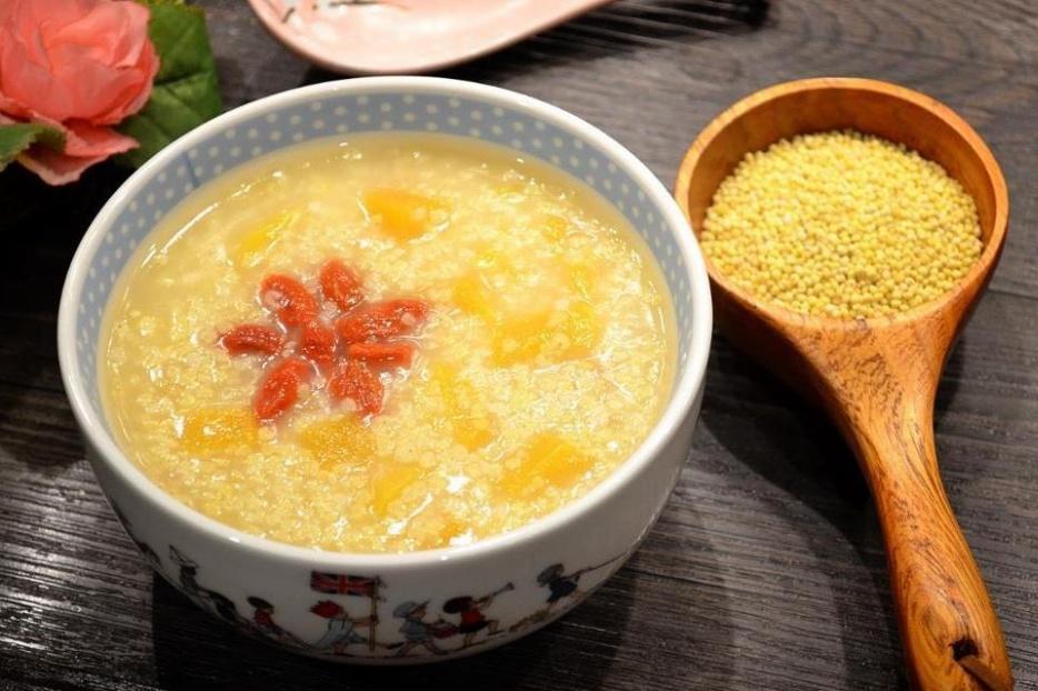 4 M&oacute;n ăn s&aacute;ng ngon, dễ nấu tốt cho người 40 tuổi trở l&ecirc;n để bảo vệ tin, dạ d&agrave;y, củng cố hệ ti&ecirc;u h&oacute;a - Ảnh 1.