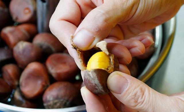 2 Món ăn ngày rét dễ nấu giúp gia đình ấm áp và ngon miệng - Ảnh 3. 2 Món ăn ngày rét dễ nấu giúp gia đình ấm áp và ngon miệng - Ảnh 3.