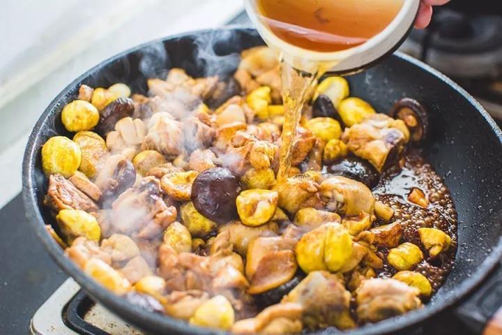 2 Món ăn ngày rét dễ nấu giúp gia đình ấm áp và ngon miệng - Ảnh 6. 2 Món ăn ngày rét dễ nấu giúp gia đình ấm áp và ngon miệng - Ảnh 6.